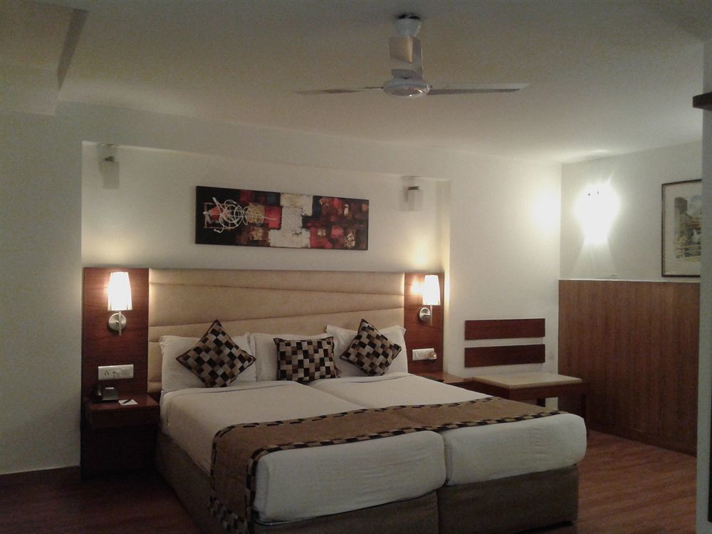 Hotel Ahuja Residency Sunder Nagar Neu-Delhi Exterior foto