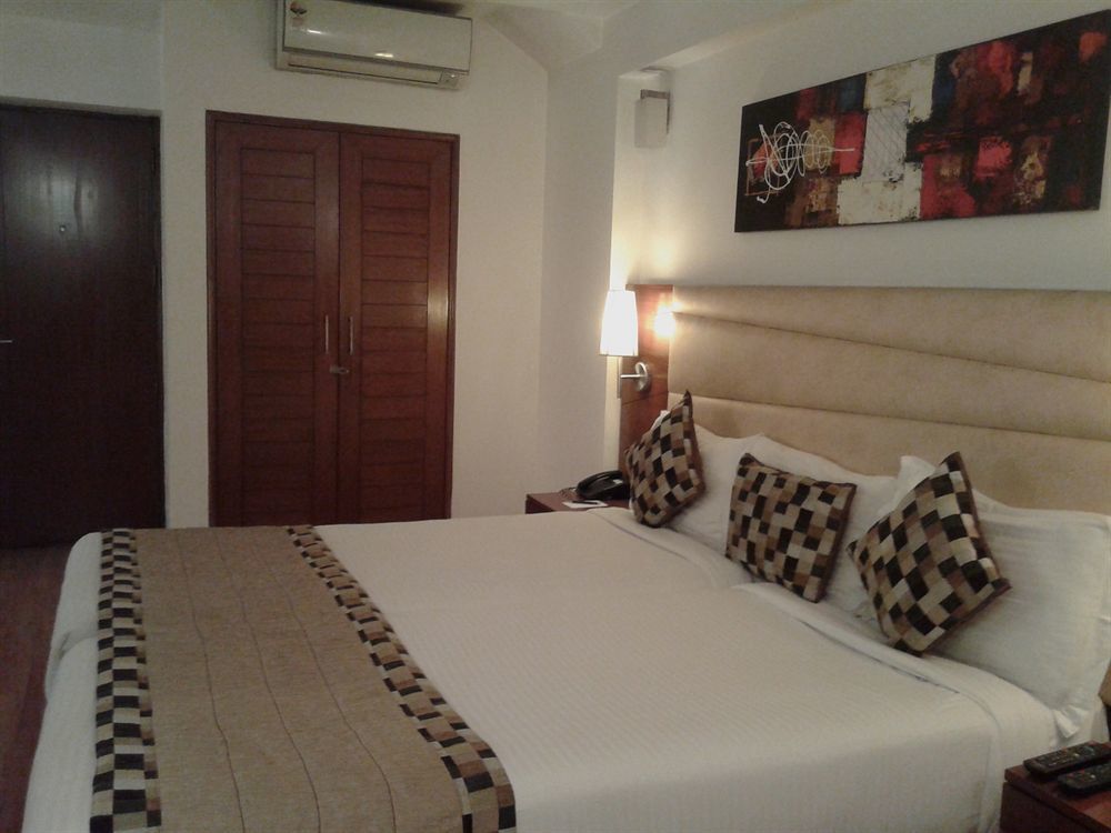 Hotel Ahuja Residency Sunder Nagar Neu-Delhi Exterior foto