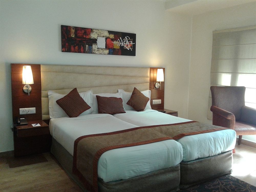 Hotel Ahuja Residency Sunder Nagar Neu-Delhi Exterior foto