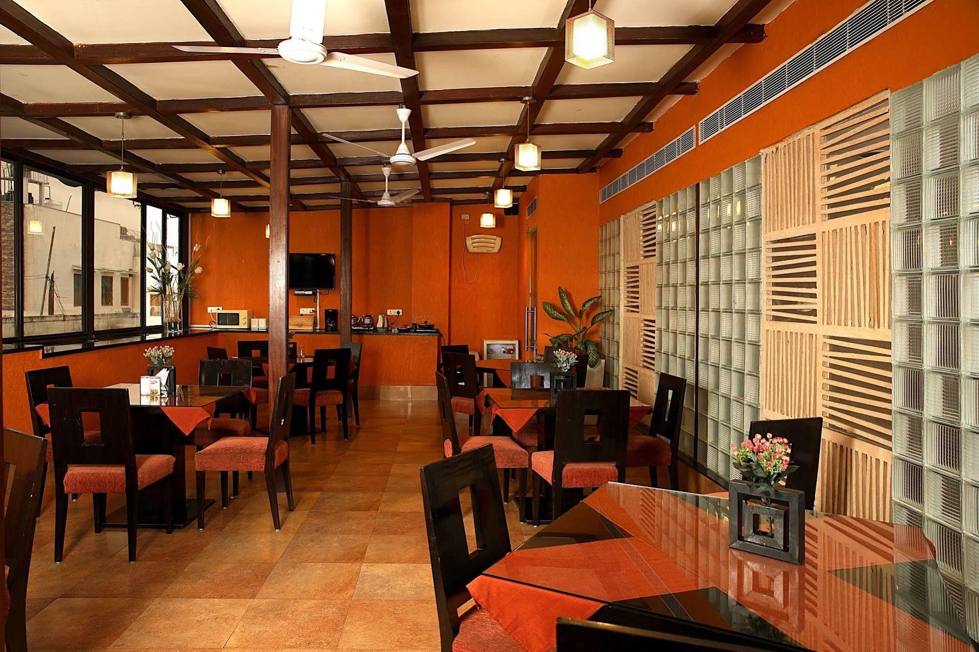 Hotel Ahuja Residency Sunder Nagar Neu-Delhi Exterior foto