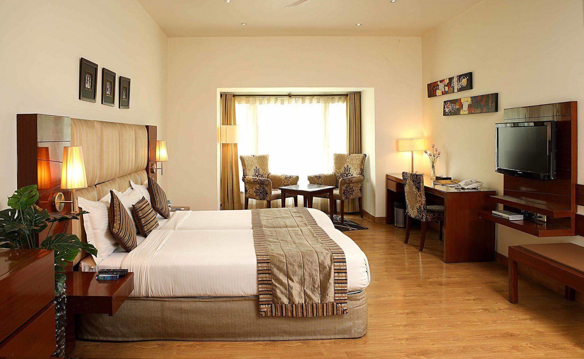Hotel Ahuja Residency Sunder Nagar Neu-Delhi Exterior foto