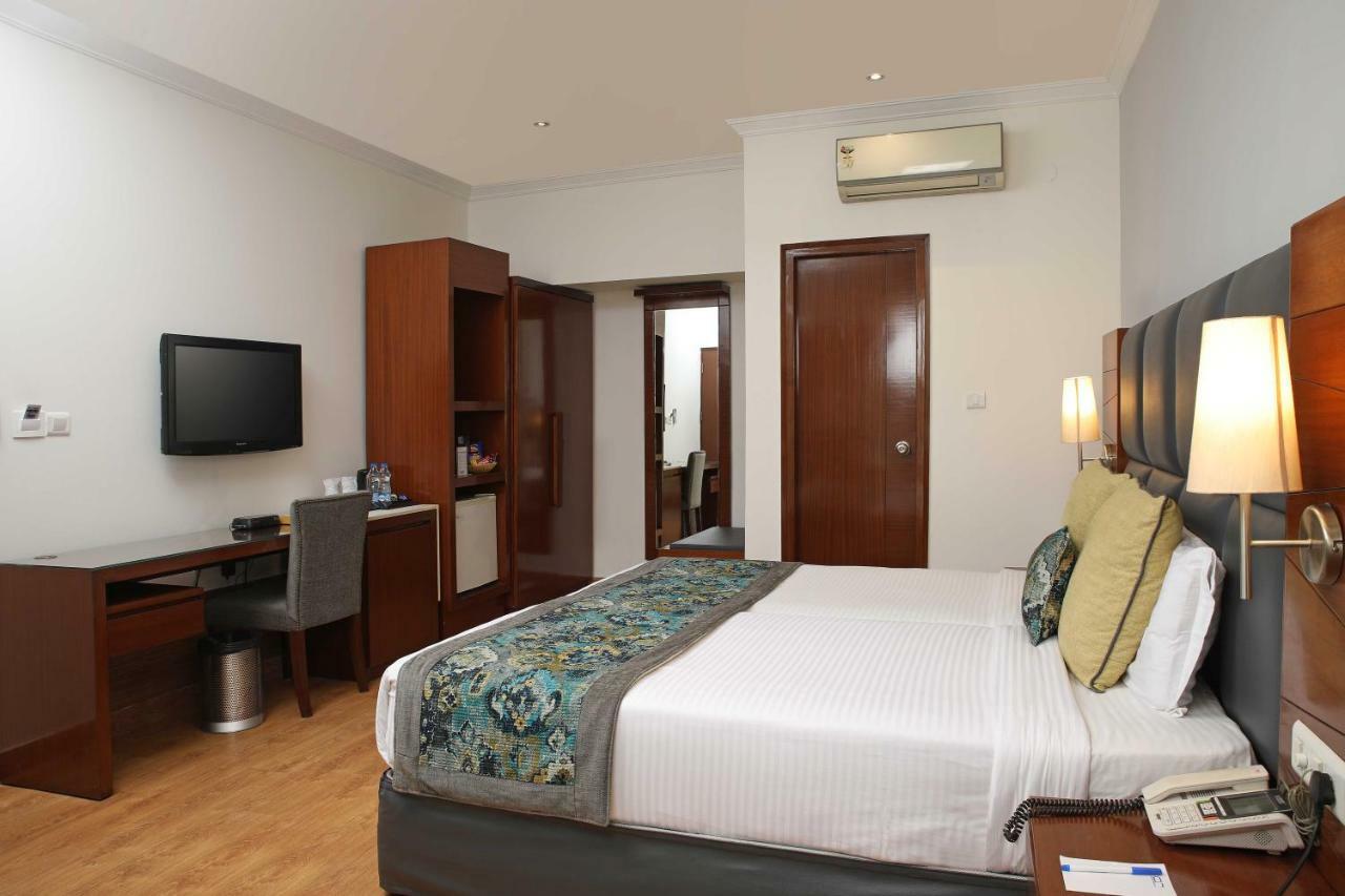 Hotel Ahuja Residency Sunder Nagar Neu-Delhi Exterior foto