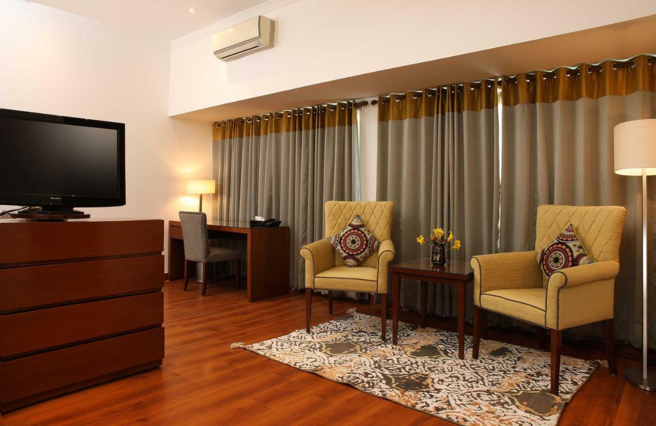 Hotel Ahuja Residency Sunder Nagar Neu-Delhi Exterior foto