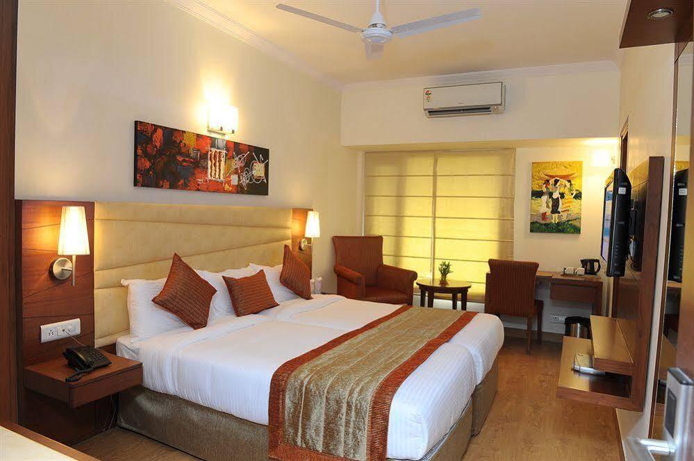 Hotel Ahuja Residency Sunder Nagar Neu-Delhi Exterior foto